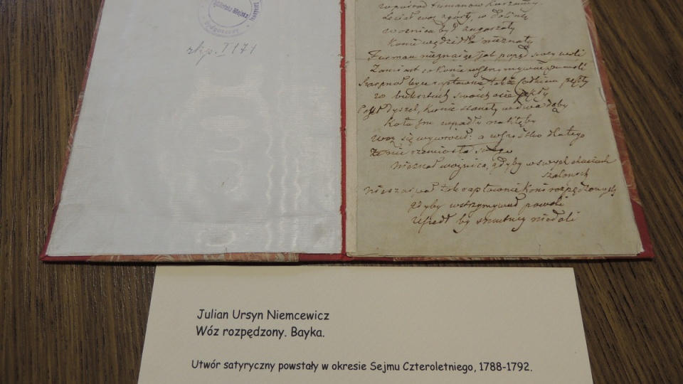 Ekspozycja pt. „Sto lat u siebie. Zabytki piśmiennictwa polskiego w zbiorach bydgoskiej książnicy” w WiMBP w Bydgoszczy/fot. Tatiana Adonis