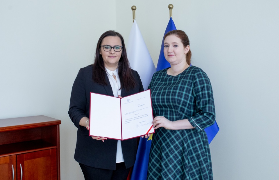 Anna Gembicka (z prawej) została powołana na stanowisko sekretarza stanu w Ministerstwie Funduszy i Polityki Regionalnej i pełnomocnika ds. lokalnych inicjatyw społecznych/fot. nadesłane