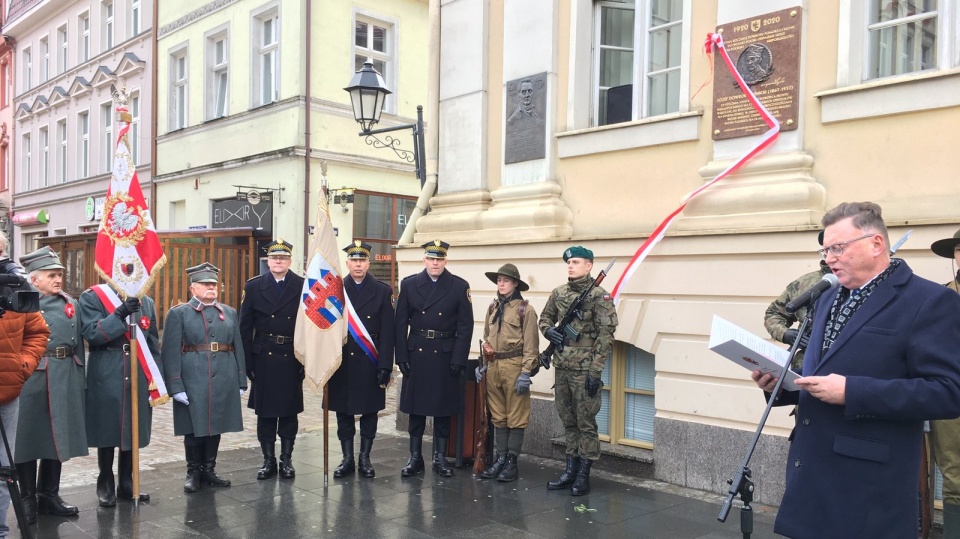 Tablicę udało się ufundować w szybkim tempie dzięki staraniom Kujawsko-Pomorskiego Urzędu Marszałkowskiego. Fot. Elżbieta Rupniewska