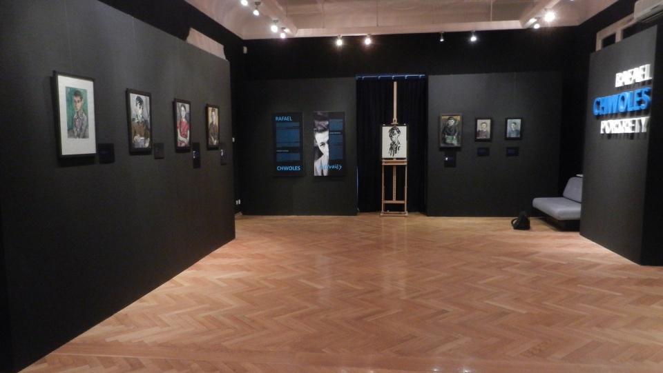 W Muzeum Uniwersyteckim oglądać można wystawę prac Rafaela Chwolesa. Fot. Iwona Muszytowska-Rzeszotek