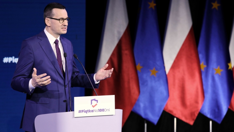 Premier Mateusz Morawiecki podczas konferencji dot. podsumowania 100 dni rządu. Fot. PAP/Tomasz Gzell