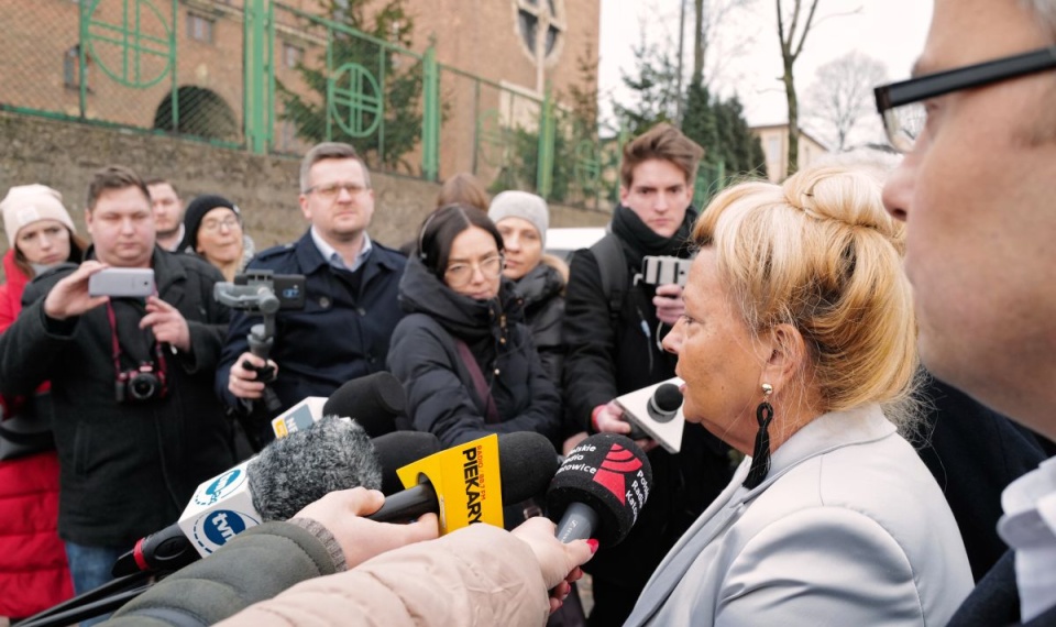 Wojewódzka inspektor sanitarna Urszula Mendera-Bożek podczas konferencji prasowej w niedzielę w Chorzowie po tym, jak koronawirusa potwierdzono u mężczyzny z woj. śląskiego/fot. Andrzej Grygiel, PAP