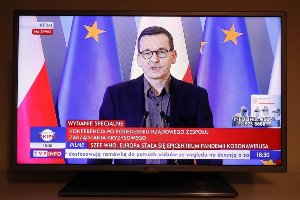 Konferencja prasowa premiera Mateusza Morawieckiego nt. działań rządu, transmitowana przez Internet. Fot. PAP/Paweł Supernak