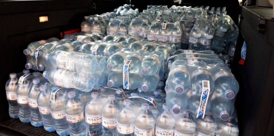 Nitro-Chem przekazywać będzie do szpitala około 600 butelek wody tygodniowo/fot. materiały firmy
