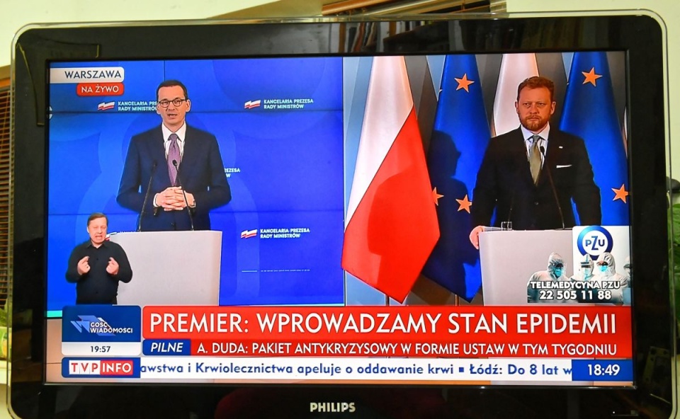 Transmisja konferencji prasowej premiera Mateusza Morawieckiego i ministra zdrowia Łukasza Szumowskiego/fot. Grzegorz Michałowski, PAP