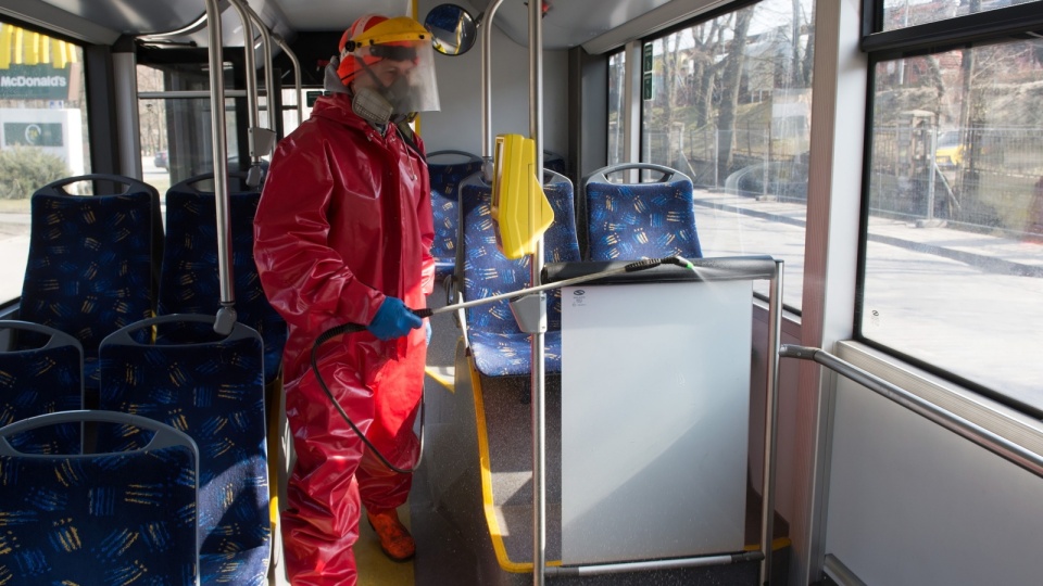 Zakażenie koronawirusem od 4 marca, kiedy poinformowano o pierwszym przypadku, potwierdzono dotąd u 2347 osób, 35 z nich zmarło. Fot. PAP/Valdemar Doveiko