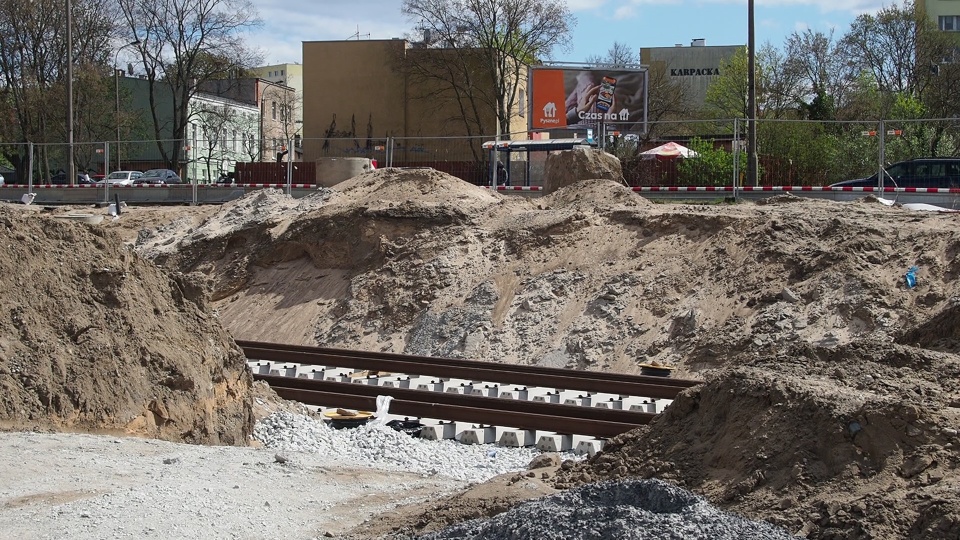 Prace nad linią tramwajową na ul. Kujawskiej są na półmetku (jw)