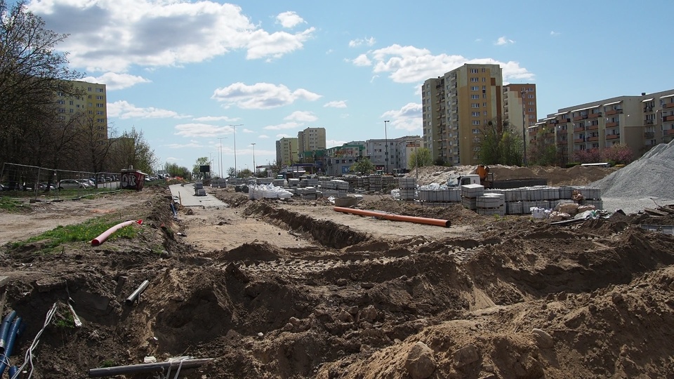 Prace nad linią tramwajową na ul. Kujawskiej są na półmetku (jw)