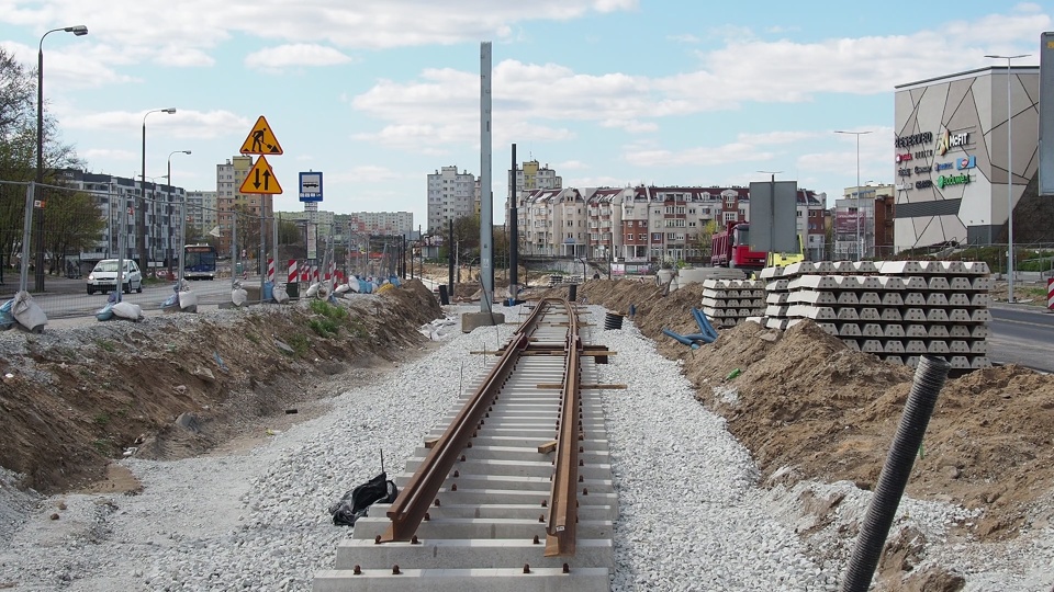 Prace nad linią tramwajową na ul. Kujawskiej są na półmetku (jw)