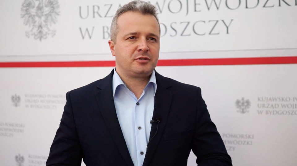 Do wywieszenia flagi namawia Mikołaj Bogdanowicz, wojewoda kujawsko-pomorski. Fot. Zrzut ekranu