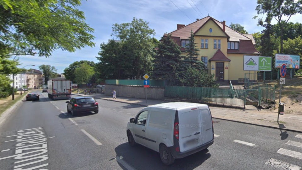 Placówka przy pl. Poznańskim w Bydgoszczy jest zamknięta do odwołania, a na kwarantannie przebywa prawie 178 osób. Fot. Google Street View
