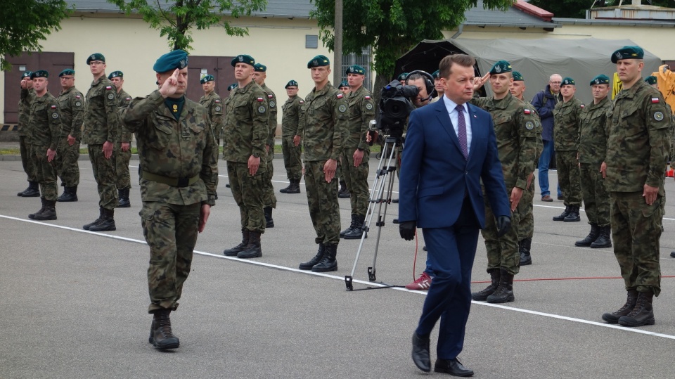 Mariusz Błaszczak w 4. Pułku Chemicznym w Brodnicy. Fot. Michał Zaręba