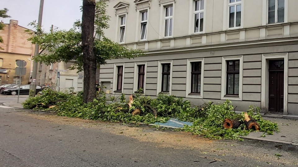 Tak po czwartkowej burzy wygląda ulica Mazowiecka w centrum Bydgoszczy./fot. K. Bogucka