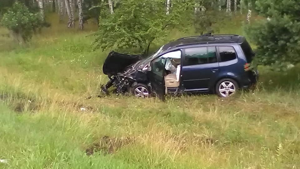 W środę na 284 kilometrze DK10 (pomiędzy Solcem Kujawskim i Przyłubiem) doszło do groźnego wypadku trzech samochodów osobowych. Fot. Krystian Andruszczenko Pomoc Drogowa 24H