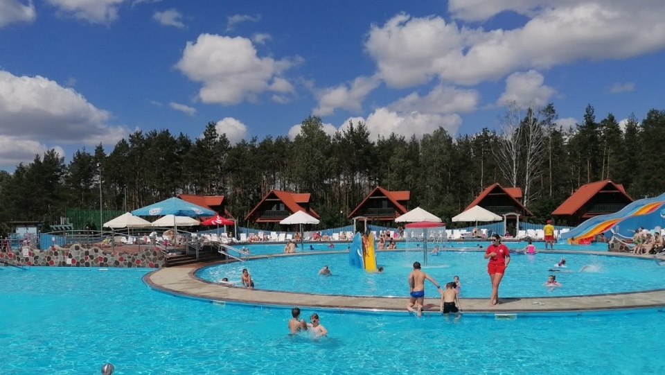 Nagrodą w konkursie jest całodzienne zaproszenie dla rodziny 2+2 na kompleks basenów zewnętrznych i mini park rozrywki w w Zajeździe Fojutowo/fot. Archiwum