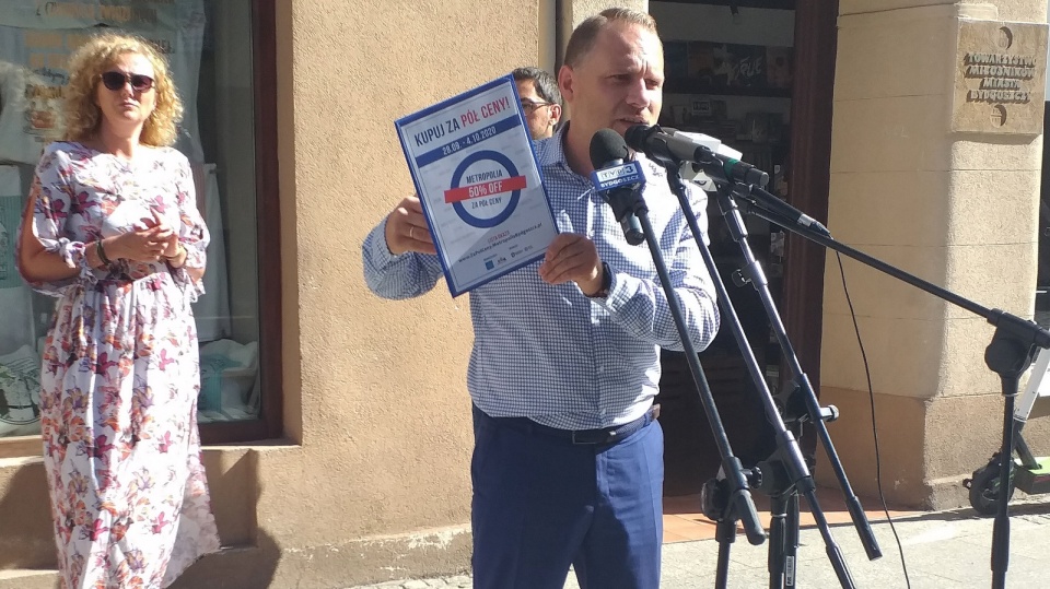 Łukasz Krupa podczas konferencji nt. kolejnej edycji akcji „Metropolia za pół ceny” . Fot. Jolanta Fischer