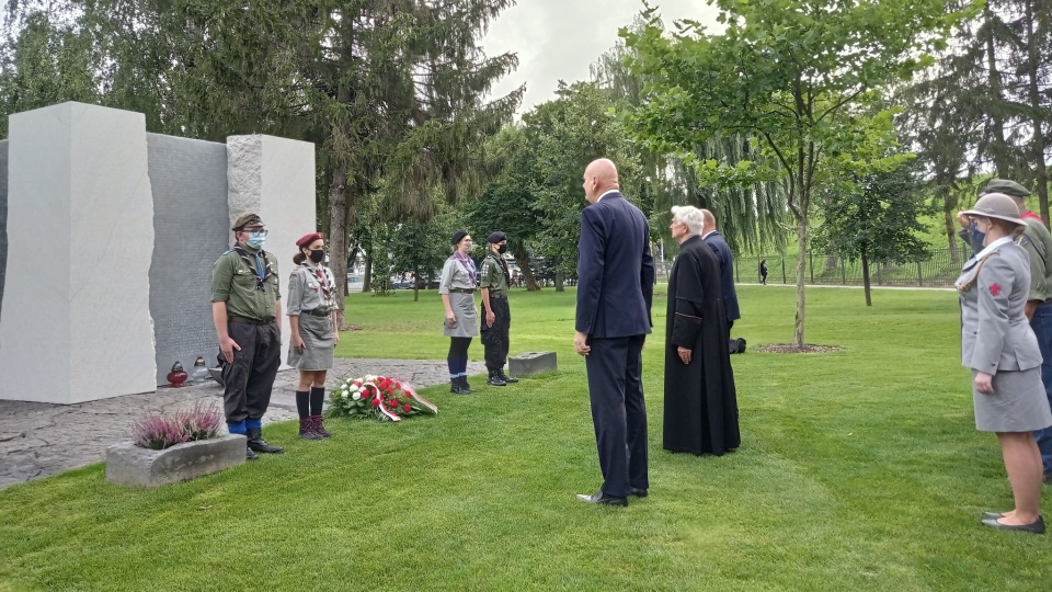 Kameralną uroczystością przy Pomniku Ofiar Zbrodni Pomorskiej w Toruniu rozpoczęły się regionalne uroczystości 81. rocznicy wybuchu II wojny światowej. Fot. Katarzyna Prętkowska