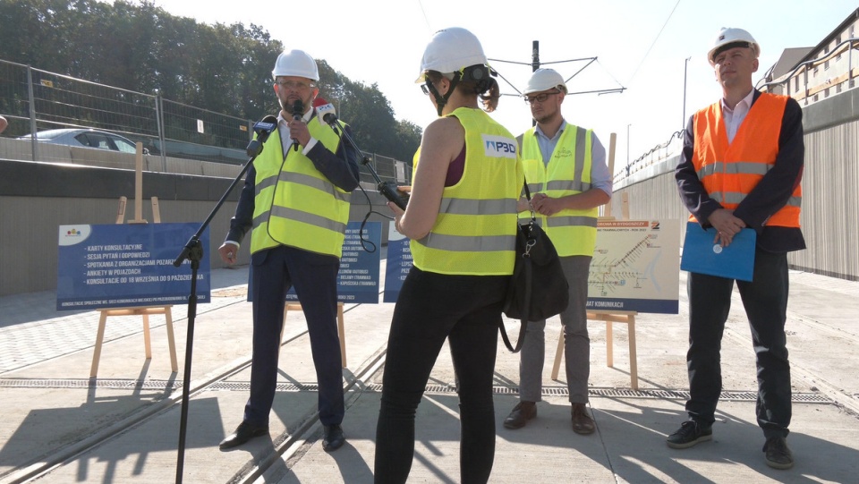 Konferencja dotycząca kursowania tramwajów na ul. Kujawskiej w Bydgoszczy/fot. Janusz Wiertel