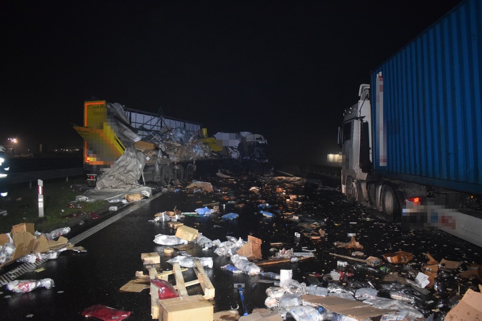 Zderzenie dwóch ciężarówek na autostradzie A1/fot. materiały policji