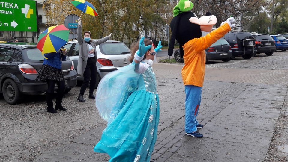 Kolorowe prezenty trafiły dziś do małych pacjentów Szpitala im. Jurasza w Bydgoszczy/fot. Tatiana Adonis