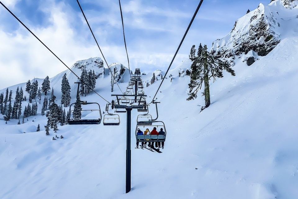 Wyciągi narciarskie ruszą w nadchodzącym sezonie zimowym, ale w reżimie sanitarnym/fot. Pixabay