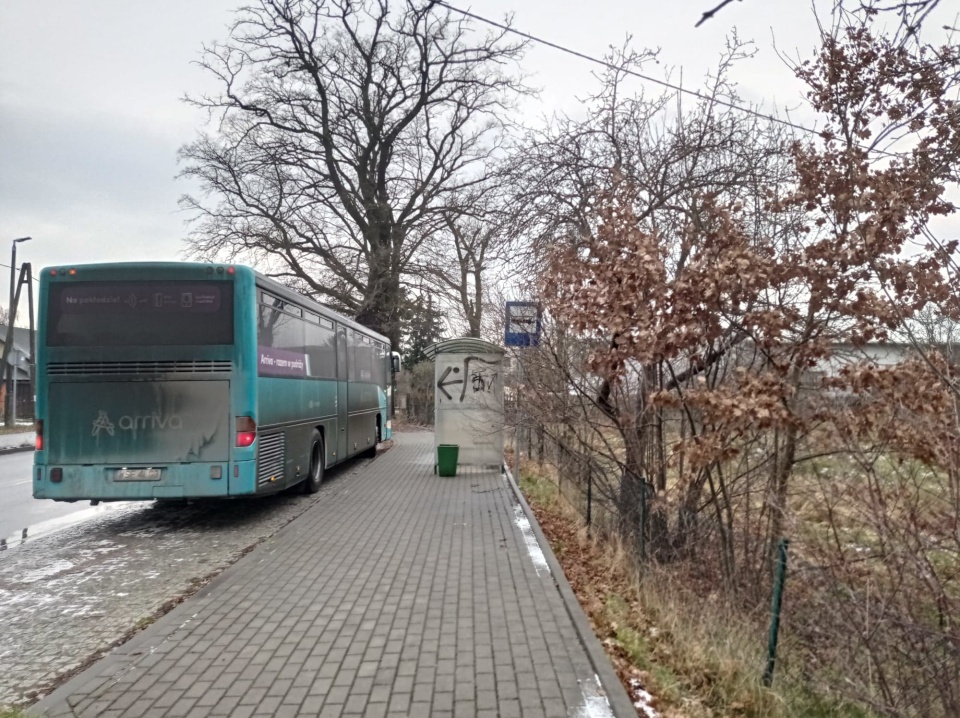 Spółka Arriva zdecydowała się wycofać z rozkładu jazdy połączenia autobusowe na tej trasie, a nowego przewoźnika jeszcze nie ma. Fot. Katarzyna Prętkowska