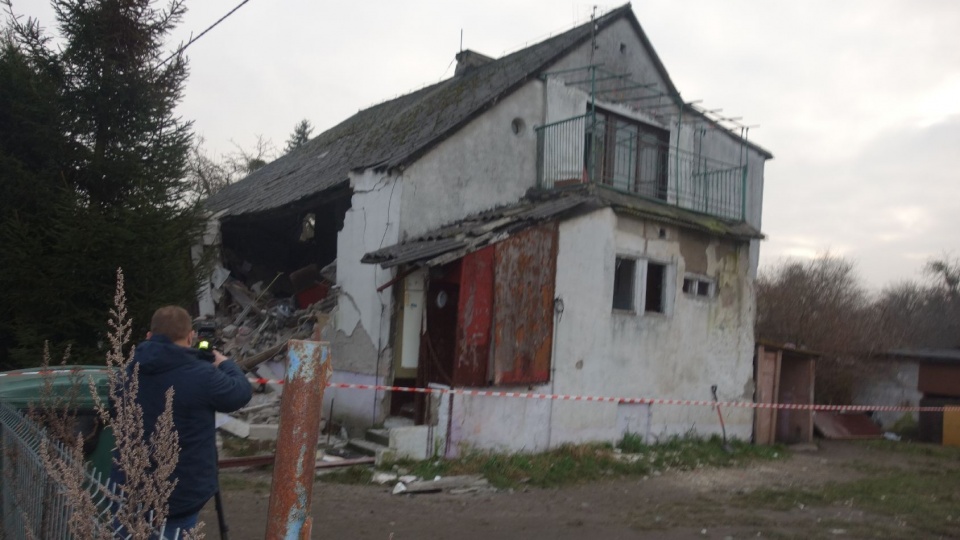 Wybuch spowodowany prawdopodobnie awarią bojlera elektrycznego w nocy z soboty na niedzielę zniszczył dom w Bydgoszczy. Fot. Andrzej Krystek