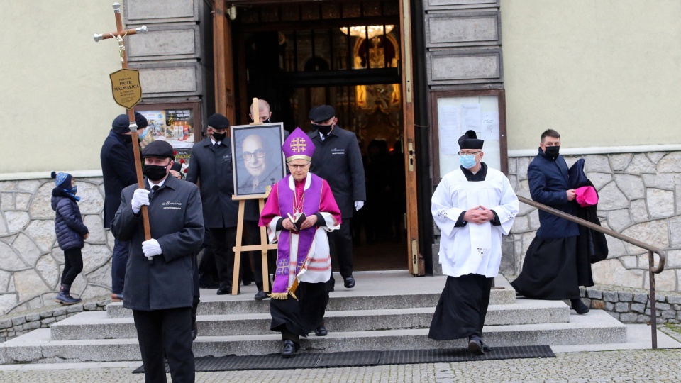 Uroczystości pogrzebowe aktora Piotra Machalicy w kościele pw. Świętego Michała Archanioła w Blachowni k. Częstochowy. Fot. PAP/Waldemar Deska