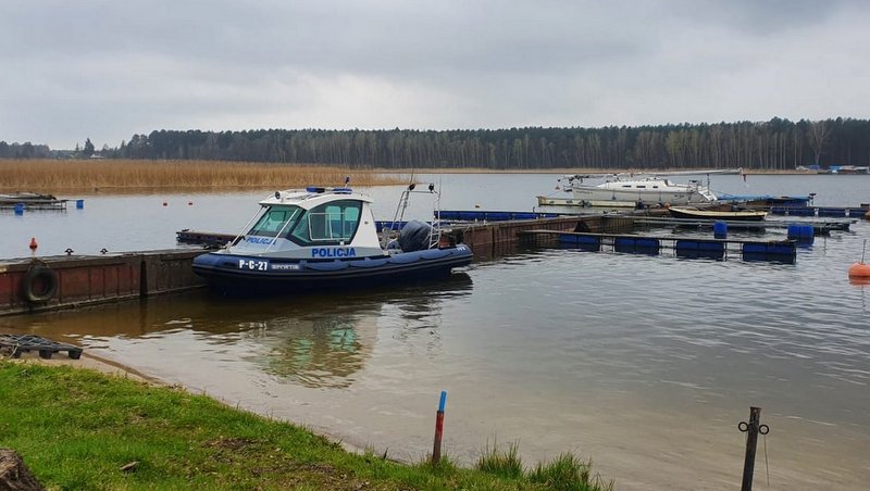 Kolejna policyjna łódź zwodowana, tym razem nad Zalewem Koronowskim./fot. Policja