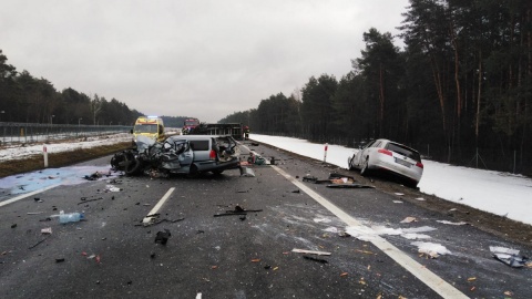 Wypadek na S-10, jedna osoba nie żyje, cztery ranne/fot. materiały policji