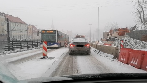 Warunki na drogach są złe - ostrzegają meteorolodzy (jw)