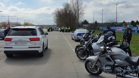 Bydgoska „drogówka” włączyła się w ogólnopolską akcję „Patrz w lusterko motocykle są wszędzie”. Fot. Policja