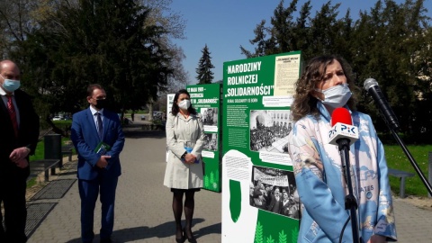 Wystawa „Tu rodziła się Solidarność rolników” na pl. Teatralnym w Bydgoszczy/fot. Tatiana Adonis