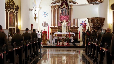 Kwiecień to ważny miesiąc dla 2. Pułku Inżynieryjnego im. Jakuba Jasińskiego z Inowrocławia. 16 kwietnia przypada Święto Wojsk Inżynieryjnych, a 19 kwietni święto inowrocławskiego pułku. Podczas uroczystego apelu wręczono proporzec honorowego tytułu: „Przodujący Pododdział Wojsk Lądowych” dla batalionu pontonowego 2. Pułku Inżynieryjnego./fot.2pinz.wp.mil.pl