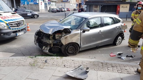 Wypadek u zbiegu ulic Dworcowej i Unii Lubelskiej./fot. Bydgoszcz 998