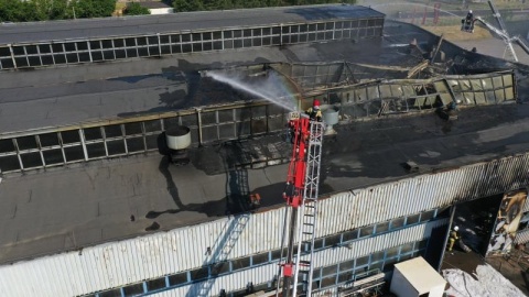 Pożar w hali produkcyjnej w miejscowości Kowalewo koło Szubina./fot. Bydgoszcz 998