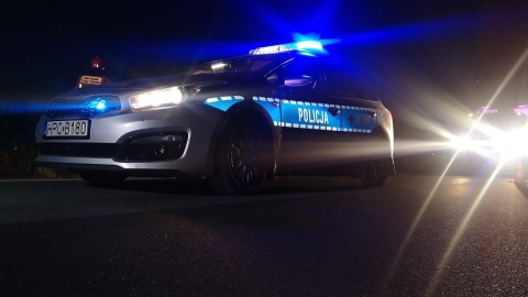 Policjanci z Kcyni, nadzorowani przez prokuraturę, wyjaśniają okoliczności wypadku drogowego, do którego doszło w piątek (30.07.21) w miejscowości Józefkowo. Fot. Policja