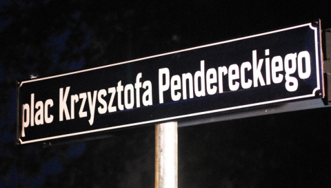 Nastąpiło uroczyste odsłonięcie tabliczki z nazwą placu, Krzysztofa Pendereckiego, zabrzmiały przemowy a po nich specjalny, penerowy koncert. Fot. Magda Jasińska