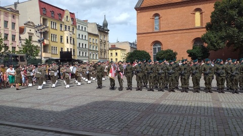 Msza święta, a po niej uroczystość na Rynku Nowomiejskim. Tak Toruń uczcił Święto Wojska Polskiego, obchodzone w 101. rocznicę bitwy warszawskiej. Fot. Adriana Andrzejewska-Kuras