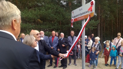 Byli przedstawiciele władz miasta, spółdzielni, lokalni politycy i... szczęśliwe dzieci. Fot. Jolanta Fischer