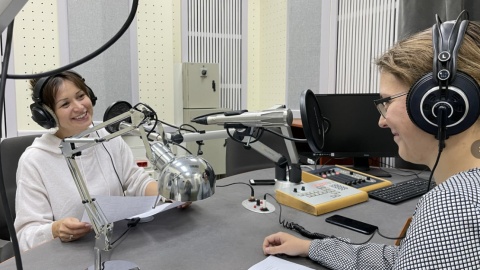 W akcję włącza się także Polskie Radio PiK, fragmenty „Moralności pani Dulskiej” czytane będą przez naszych dziennikarzy. Na zdjęciu od lewej: Daria Kosmala-Szulc i Jolanta Fischer/fot. Redakcja