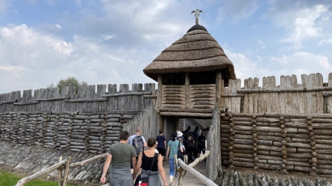 „Powrót do przeszłości” – to hasło przyświeca XXVI edycji Festynu Archeologicznego, który od lat organizowany jest w Muzeum Archeologicznym w Biskupinie./fot. Tomasz Kaźmierski