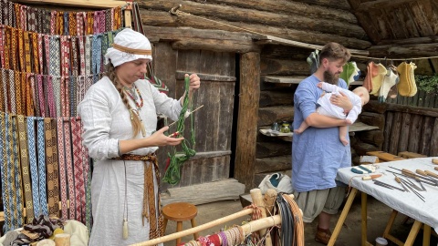 „Powrót do przeszłości” – to hasło przyświeca XXVI edycji Festynu Archeologicznego, który od lat organizowany jest w Muzeum Archeologicznym w Biskupinie./fot. Tomasz Kaźmierski