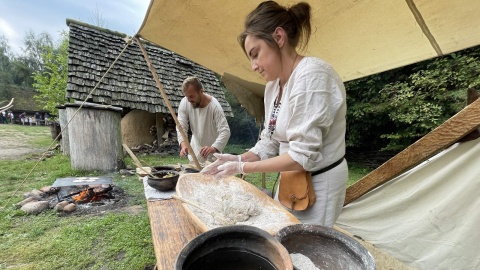 „Powrót do przeszłości” – to hasło przyświeca XXVI edycji Festynu Archeologicznego, który od lat organizowany jest w Muzeum Archeologicznym w Biskupinie./fot. Tomasz Kaźmierski