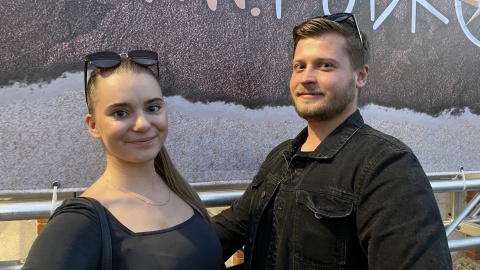 Marta i Maciej Tront odebrali Halika za „FolkAround - folklorystyczna podróż dookoła świata”. Fot. Tomasz Kaźmierski