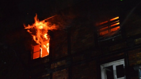 W sobotę w nocy płonął szachulcowy budynek w Starym Fordonie/fot. Artur Żywociński