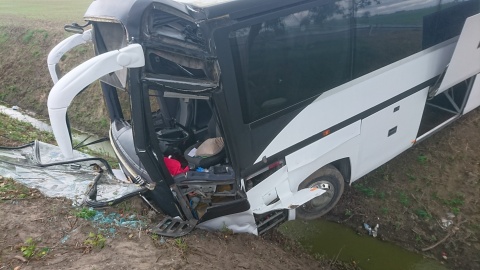 Autobus wjechał do rowu. 31 dzieci z Bydgoszczy na obserwacji w szpitalach/fot./ Michał Zaręba