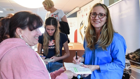 Ponad dwieście osób wzięło udział w zajęciach edukacyjno - sportowych z cyklu „Śniadanie Mistrzyń - Sport jest Kobietą”, które odbyły się w Wielkiej Nieszawce koło Torunia./fot. Paweł Skraba