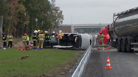 Strażacy z Nakła - zanim jeszcze trasa S5 na ich terenie zostanie oddana do użytku - postanowili przećwiczyć działania ratownicze na drodze szybkiego ruchu/fot. Janusz Wiertel