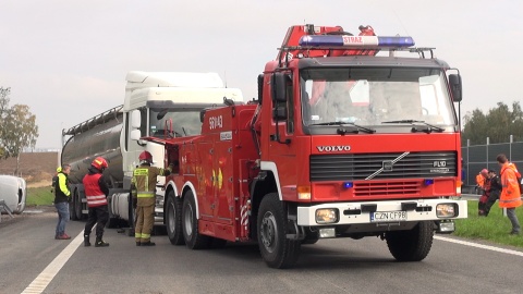 Strażacy z Nakła - zanim jeszcze trasa S5 na ich terenie zostanie oddana do użytku - postanowili przećwiczyć działania ratownicze na drodze szybkiego ruchu/fot. Janusz Wiertel